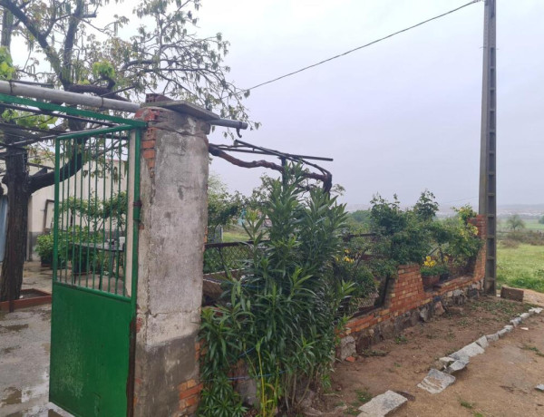 Casa independiente en barrio de AZUCAICA