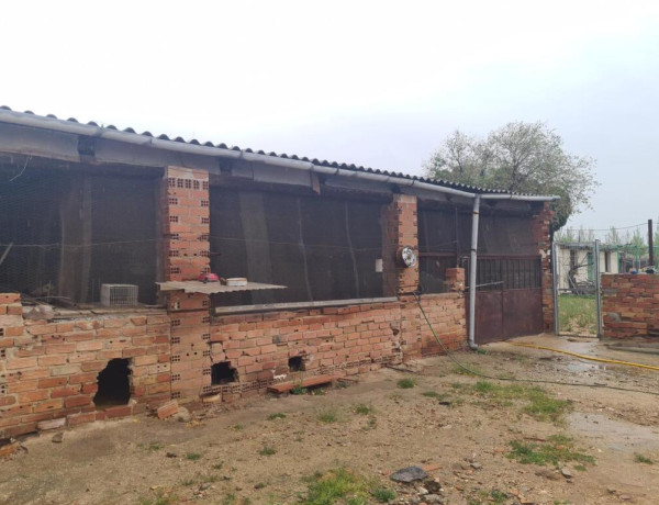 Casa independiente en barrio de AZUCAICA