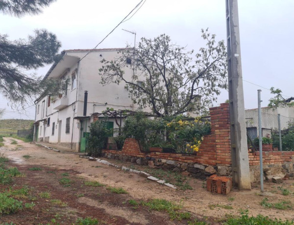 Casa independiente en barrio de AZUCAICA