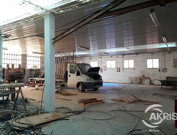 NAVE INDUSTRIAL DE 1.271 M2 EN EL CENTRO DE YUNCOS