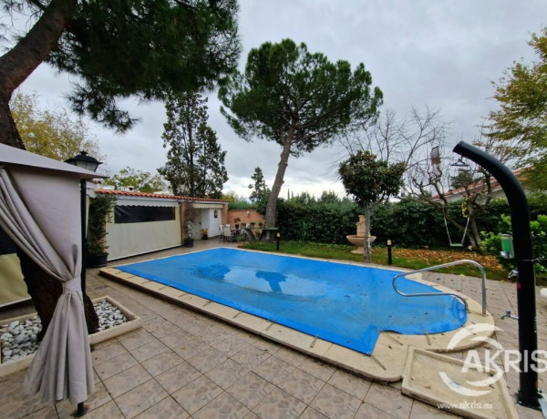 CHALET INDEPENDIENTE EN OLIAS DEL REY