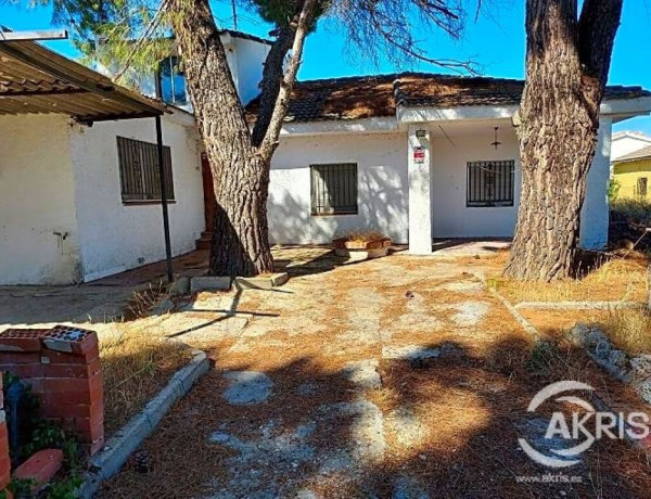 ¡¡VIVIENDA OKUPADA, NO SE PUEDE VISITAR!! FORMADA POR 2 CHALETS