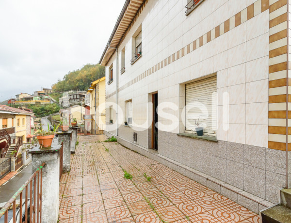 Casa en venta de 190 m² Avenida Aldea Arriondo, 33600 Mieres (Asturias)