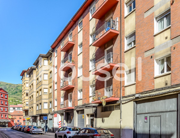 Piso en venta de 96 m² Calle Antonio Machado, 33600 Mieres (Asturias)