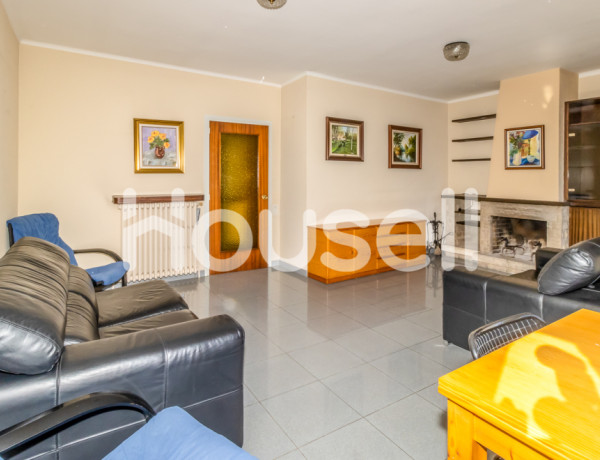 Casa en venta de 263 m² Calle Castanyer, 17800 Olot (Girona)