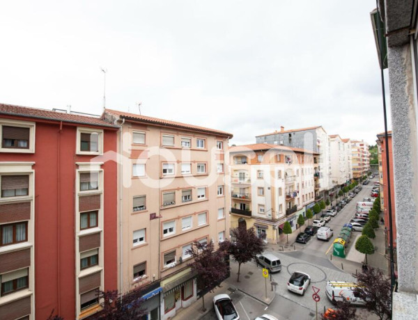 Piso en venta de 90 m² Calle Bonifacio Castillo, 39300 Torrelavega (Cantabria)