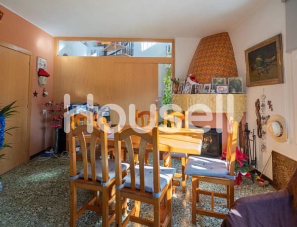 Chalet en venta de 231 m² Calle Montserrat, 08620 Sant Vicenç dels Horts (Barcelona)