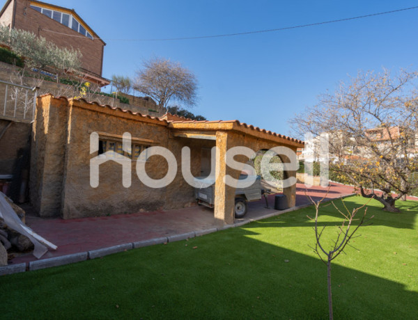 Chalet en venta de 231 m² Calle Montserrat, 08620 Sant Vicenç dels Horts (Barcelona)