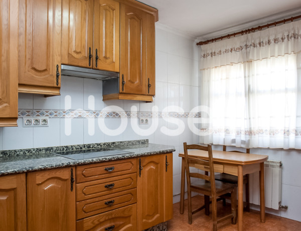 Chalet en venta de 180 m² Calle Anantapur, 37185 Villamayor (Salamanca)