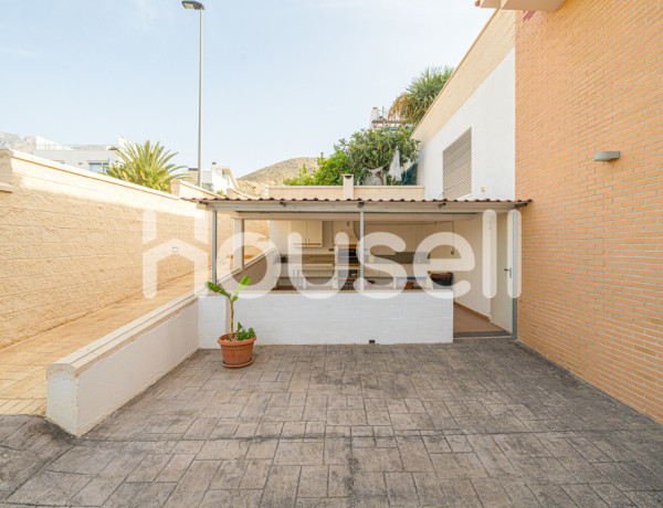 Espectacular chalet de 323 m² de superficie y 400 m² de parcela  en Calle Jaén, 03509 Finestrat (Alacant)