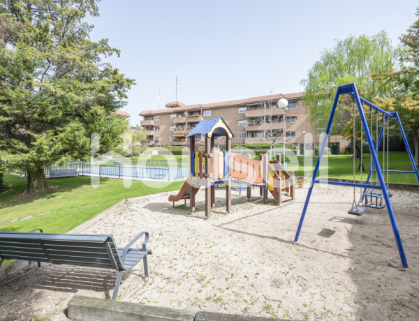 Piso en venta de 104 m² Calle Puerto de Somosierra, 28220 Majadahonda (Madrid)