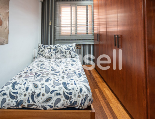 Casa en venta de 190 m² Avenida Ramón Berenguer, 08924 Santa Coloma de Gramenet (Barcelona)