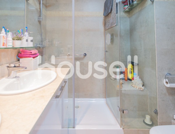 Casa en venta de 190 m² Avenida Ramón Berenguer, 08924 Santa Coloma de Gramenet (Barcelona)