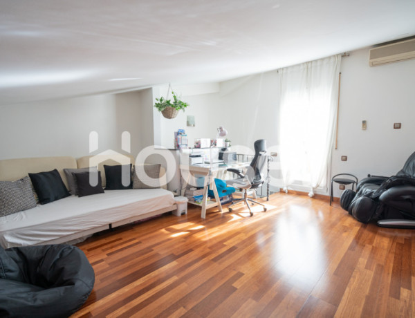 Casa en venta de 190 m² Avenida Ramón Berenguer, 08924 Santa Coloma de Gramenet (Barcelona)