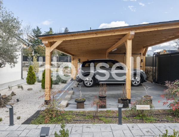 Chalet en venta de 196 m² Calle Pradera, 28210 Valdemorillo (Madrid)