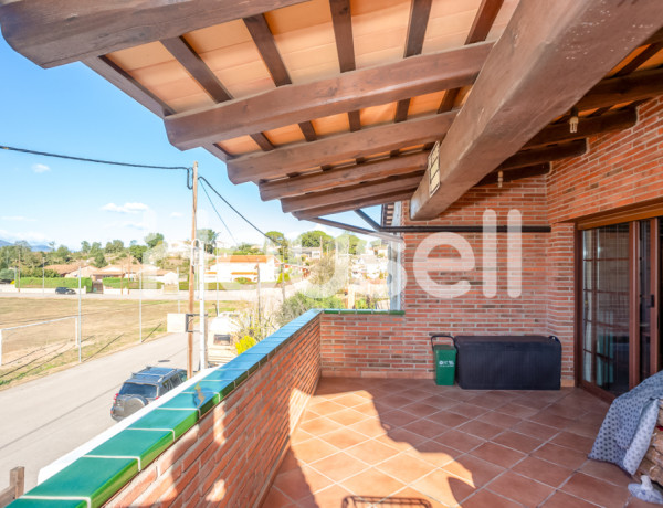 Chalet en venta de 261 m² Avenida La Selva, 17430 Santa Coloma de Farners (Girona)