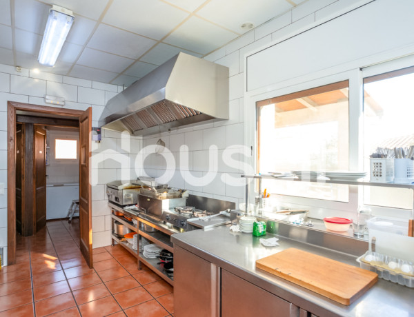 Chalet en venta de 261 m² Avenida La Selva, 17430 Santa Coloma de Farners (Girona)