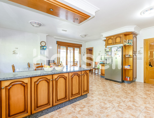 Espectacular chalet de 482 m² de superficie y 1200 m²de parcela en Lugar Xistro , 36143 Pontevedra