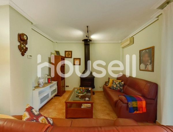 Chalet adosado en venta de 182 m² Calle Moscú, 28822 Coslada (Madrid)