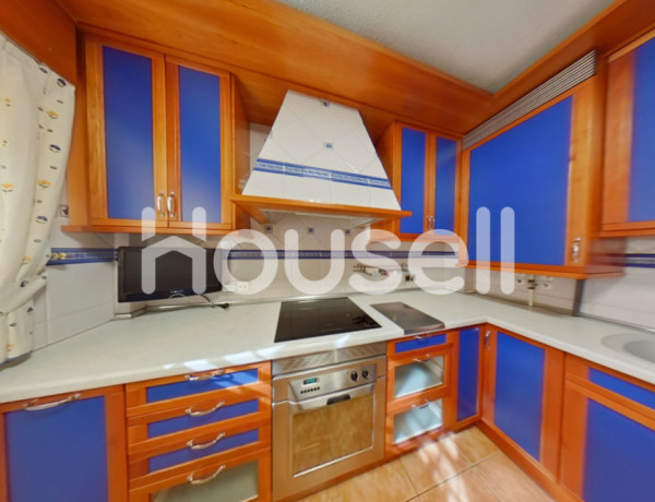 Chalet adosado en venta de 182 m² Calle Moscú, 28822 Coslada (Madrid)