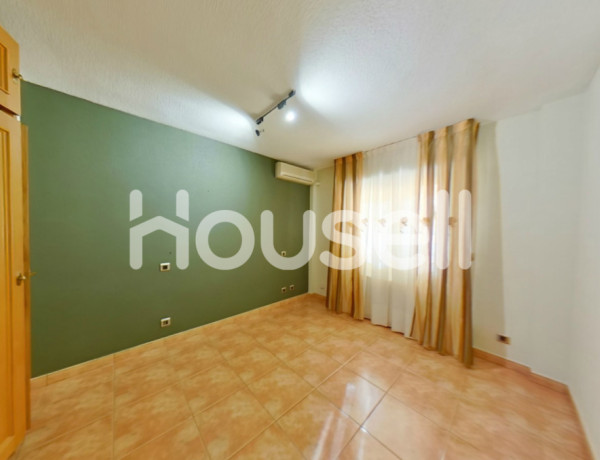 Chalet adosado en venta de 182 m² Calle Moscú, 28822 Coslada (Madrid)