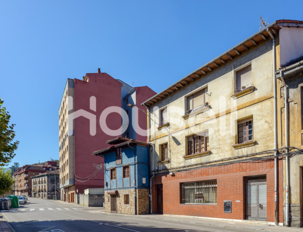 Espectacular casa  de 386 m² de superficie y 664 m²  de parcela en  Calle La Nozaleda, 33900 Langreo (Asturias)