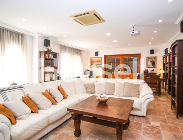 Chalet en venta de 654 m² Calle Santa Susanna, 08397 Pineda de Mar (Barcelona)