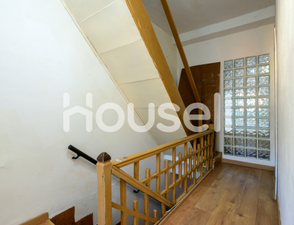 Town house For sell in Mieres in Girona 