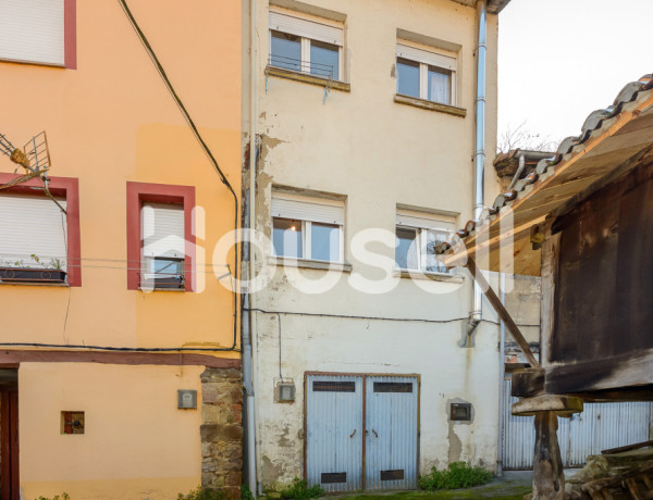 Town house For sell in Mieres in Girona 