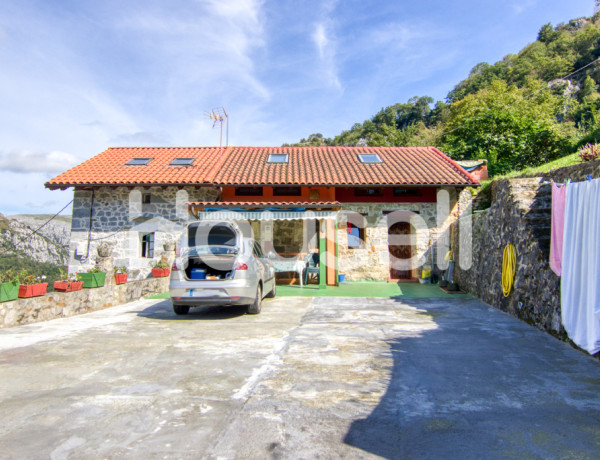 Town house For sell in San Roque De Riomiera in Cantabria 