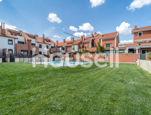 Chalet en venta de 254m² en Calle Villalbarba, 47008 Valladolid