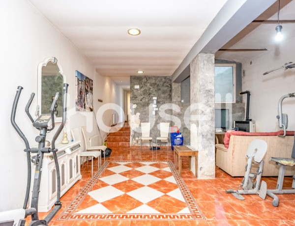 Piso de 142m² en Calle Fontanella, 17800 Olot (Girona)