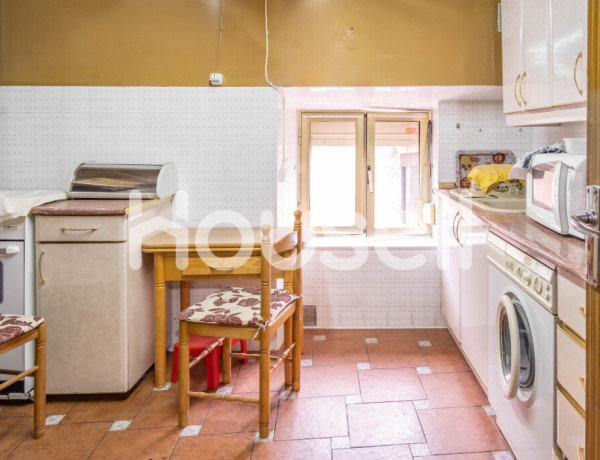 Town house For sell in Burgohondo in Ávila 