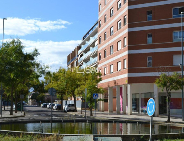 Tres dormitorios, garaje, trastero. PISO NUEVO, al lado de los nuevos juzgados.