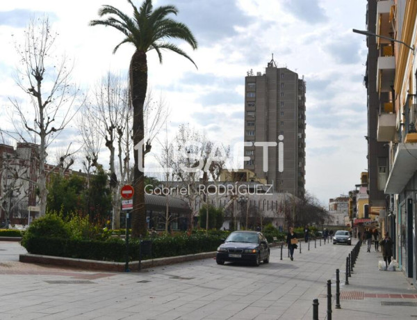 Oportunidad Única en el Casco Histórico de Badajoz  Venta