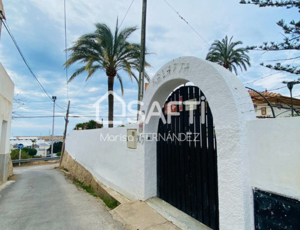 ¡¡OPORTUNIDAD!! CHALET CON INCREÍBLES VISTAS AL MAR DE VILLAJOYOSA --SIN COMISIÓN DE COMPRA--