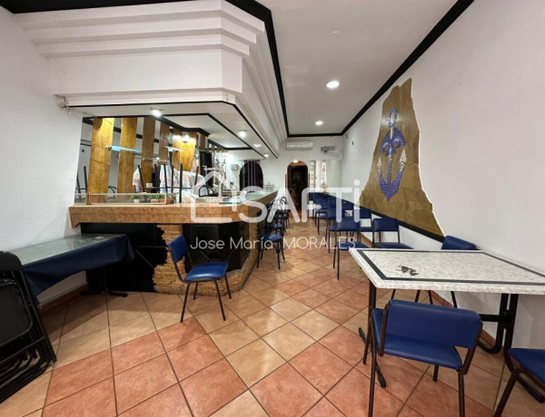 OPORTUNIDAD-Bar-cafetería muy bien situada