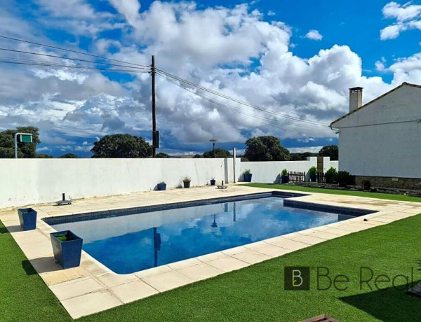 CHALET EN VENTA CON PISCINA, JARDÍN Y LAS MEJORES VISTAS DE LA RAYA DEL PALANCAR (VILLANUEVA DE LA CAÑADA)