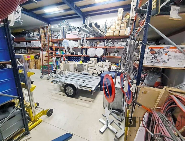 Industrial nave For sell in Daganzo De Arriba in Madrid 