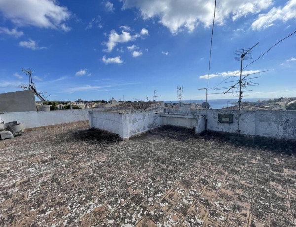 OPORTUNIDAD DE INVERSIÓN. EDIFICIO A 200M DEL MAR EN PORTO CRISTO.