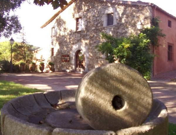 Preciosa Masía del siglo XVII rodeada de bosque en el corazón del Montnegre