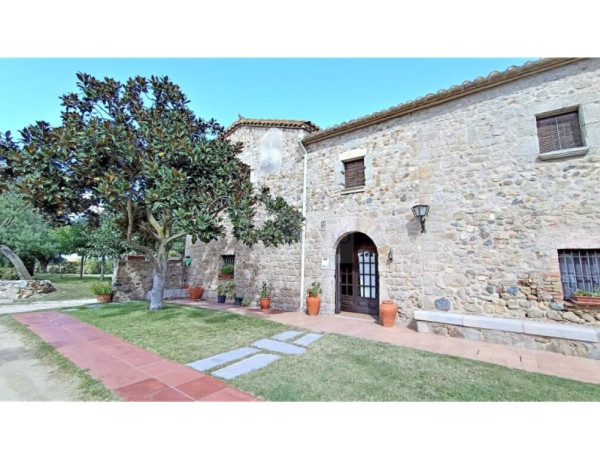 Country house For sell in Llagostera in Girona 