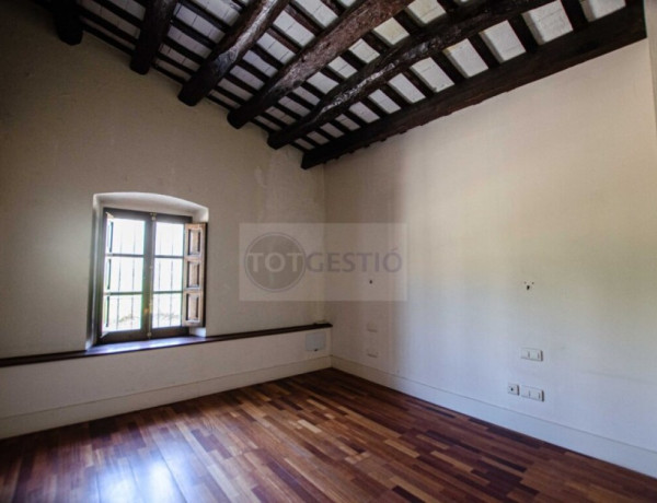 Commercial Premises For sell in Castell Platja D Aro in Girona 