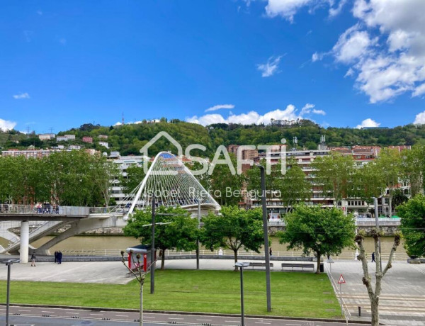 PARCELA DE GARAJE PARA COCHE GRANDE EN TORRES ISOZAKI S-2, BILBAO