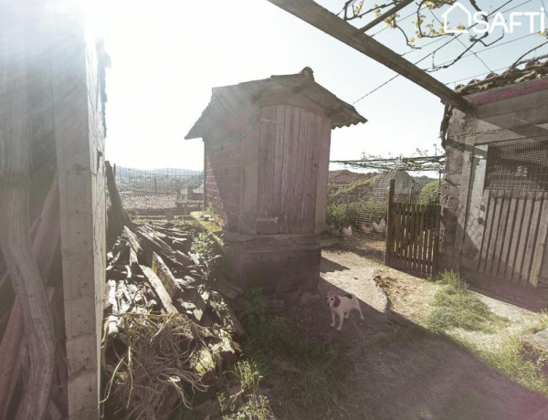 ENCANTADORA CASA RÚSTICA EN ARZÚA