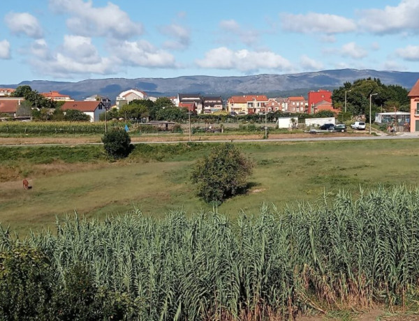 Casa de 2 viviendas en Rianxo con vistas a la Ria.