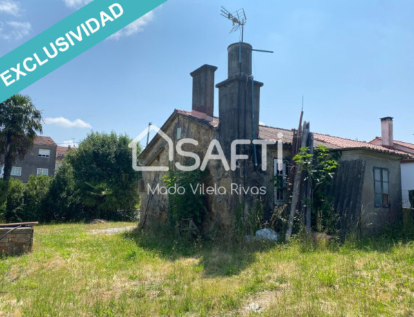 CASA PARA RESTAURAR CON TERRENO A 12KM DE SANTIAGO, CON PROYECTO.