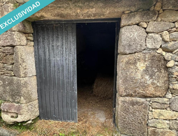 CASA A REFORMAR EN EL LUGAR DE LOXO ARRIBA, BOIRO (A CORUÑA)