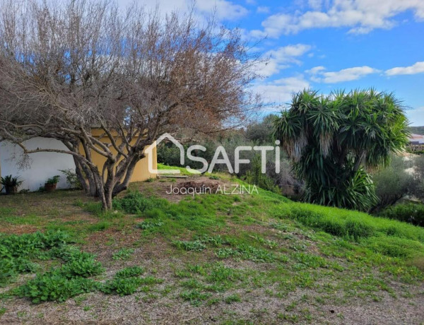 Casa unifamiliar con piscina y licencia turística.