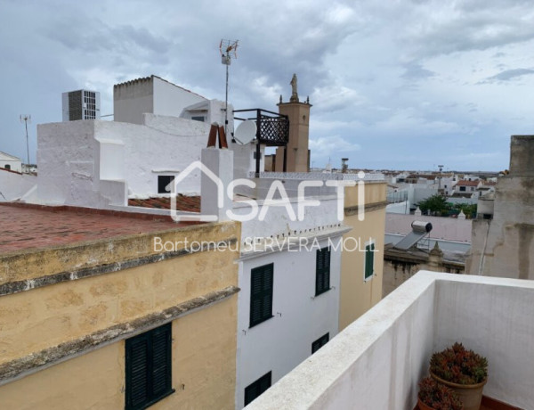 PRECIOSA CASA REFORMADA EN EL CENTRO HISTÓRICO DE CIUTADELLA DE MENORCA.